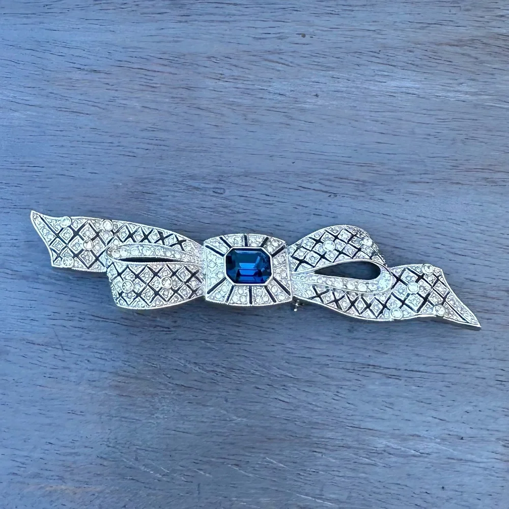 Vintage Rhinestone Bow Brooch - Picture 3 of 12